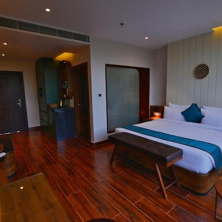 The Convoy Hotel Dibrugarh Exterior foto